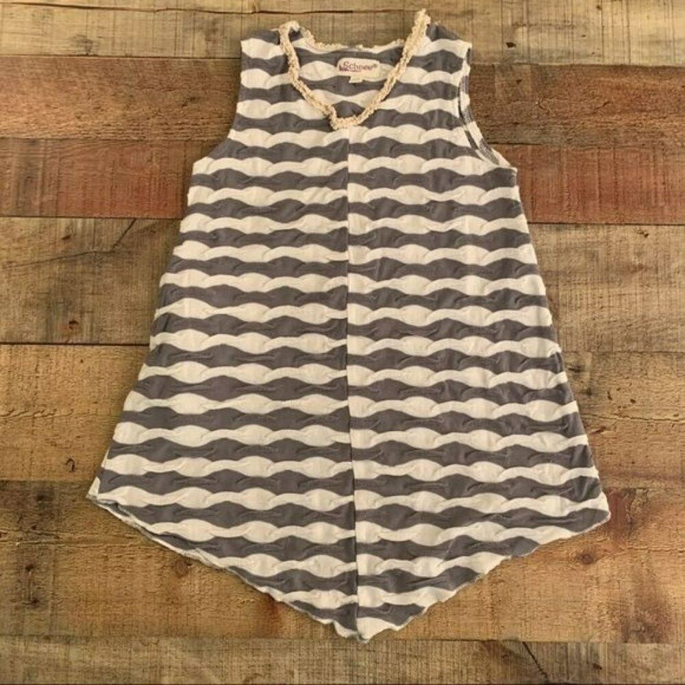 Schnee Girls Size 5T Ruffled Gray And White Stripe Sleeveless Dress